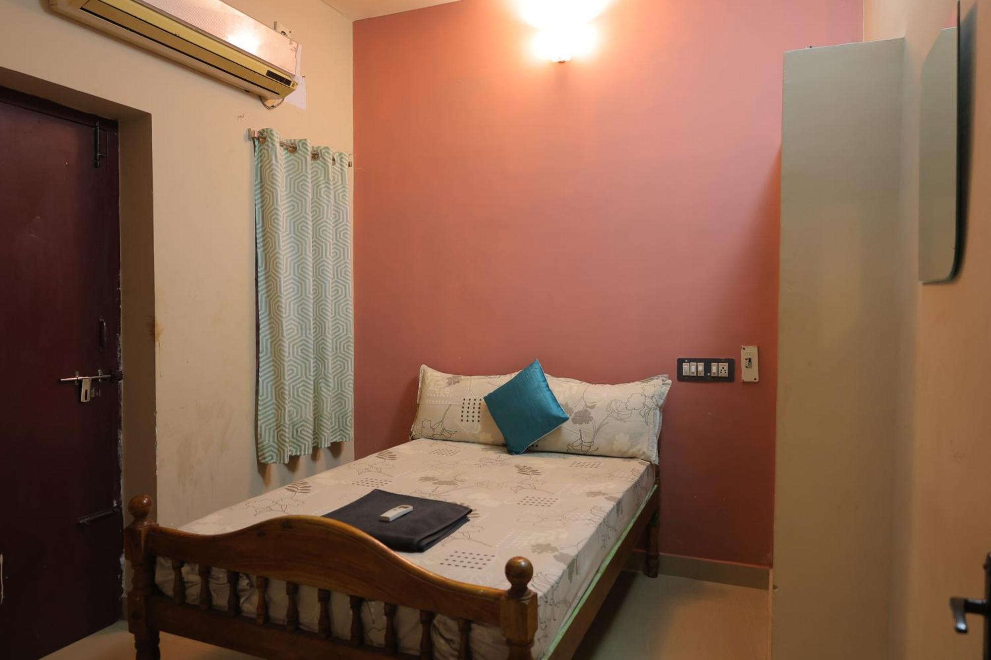 The Club House Hotel Pondicherry Exterior foto