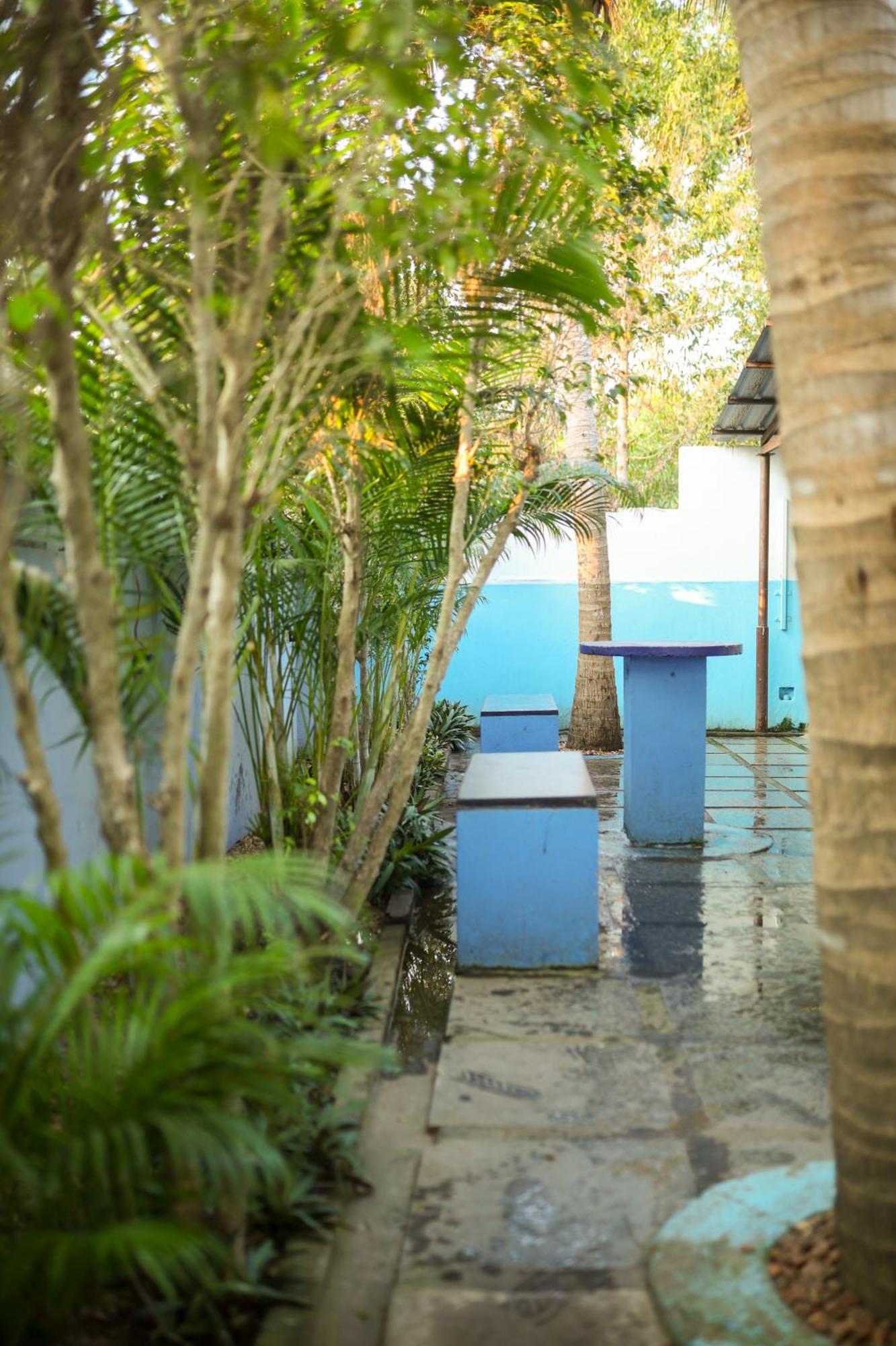 The Club House Hotel Pondicherry Exterior foto
