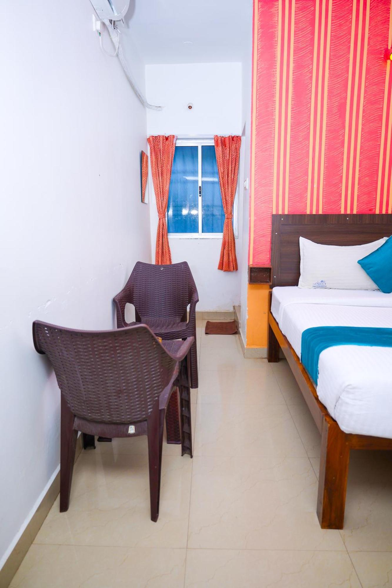 The Club House Hotel Pondicherry Exterior foto